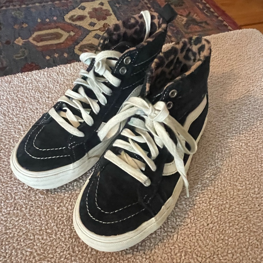 Vans. Women’s 6
